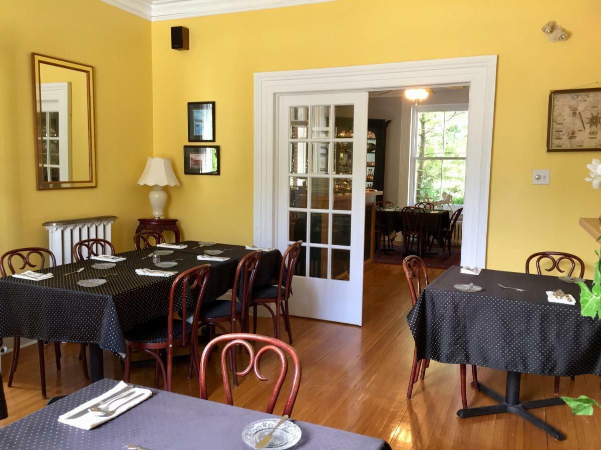 Trinity House Inn Gananoque Exterior foto